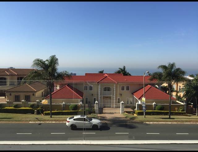 2 BEDROOM APARTMENT FOR SALE IN UMHLANGA RIDGE